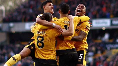 Premier League LIVE: Leeds Vs Leicester plus two other .
